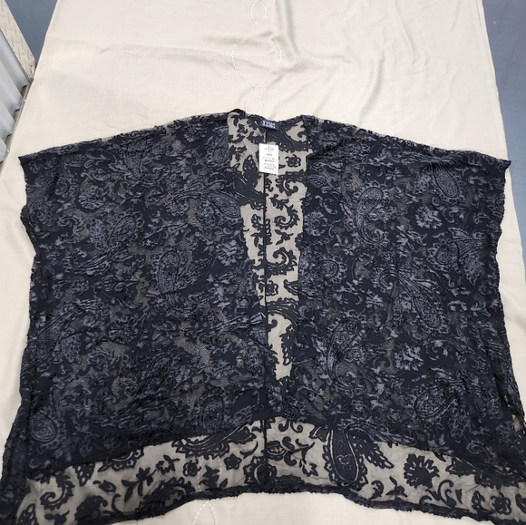 DOLLZ & DAMES burnout velvet duster; black; one size - Picture 7 of 7